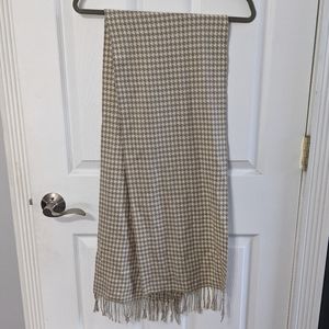 Cream & Tan Hounds Tooth Scarf